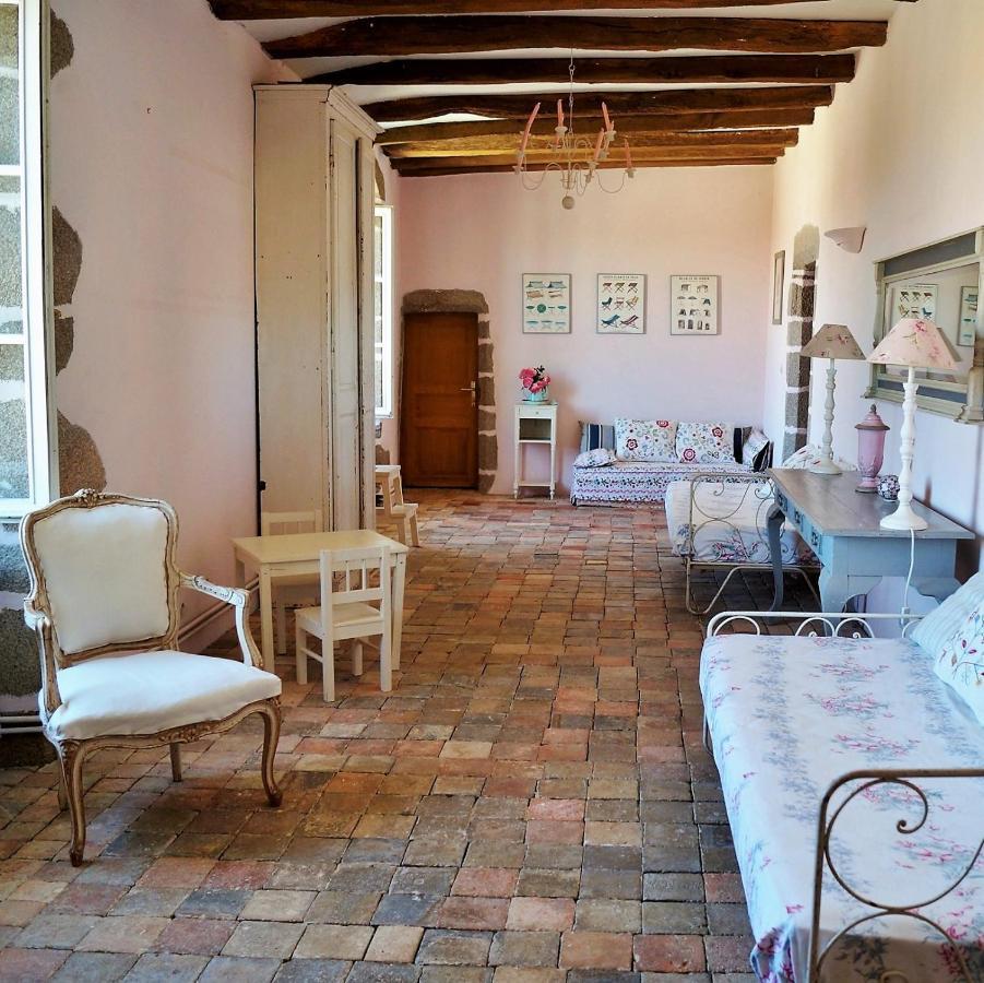 Les Chambres Du Logis Du Chatelier Bressuire Eksteriør billede