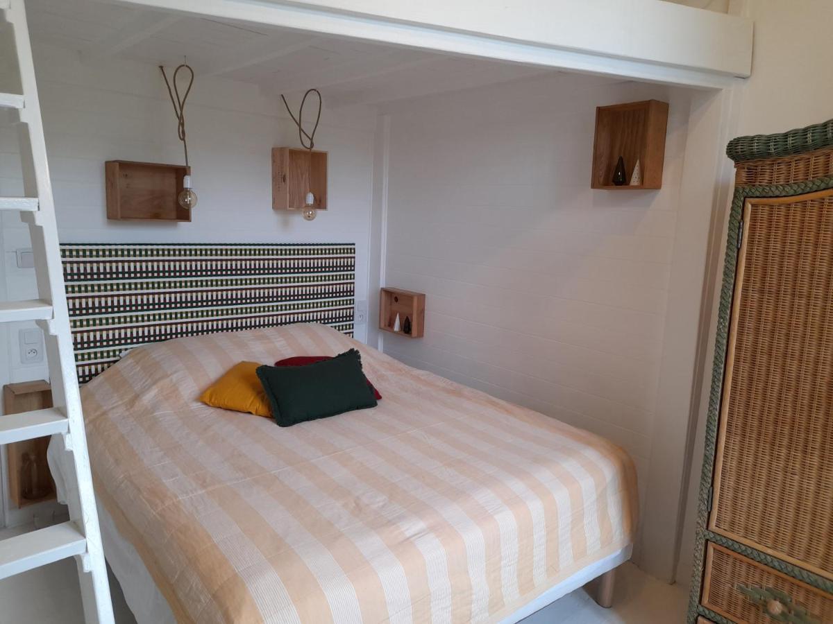 Les Chambres Du Logis Du Chatelier Bressuire Eksteriør billede