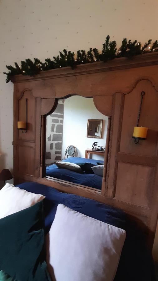 Les Chambres Du Logis Du Chatelier Bressuire Eksteriør billede